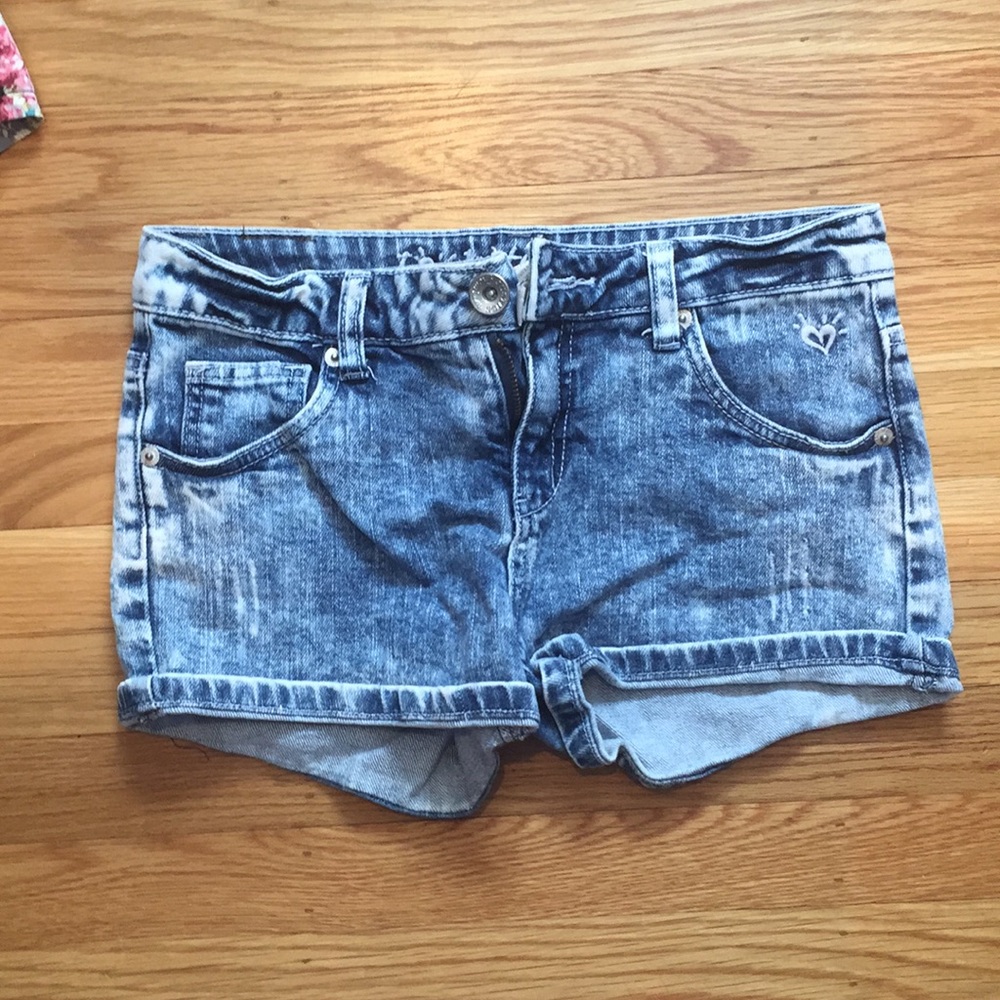 Cute jean shorts!!!